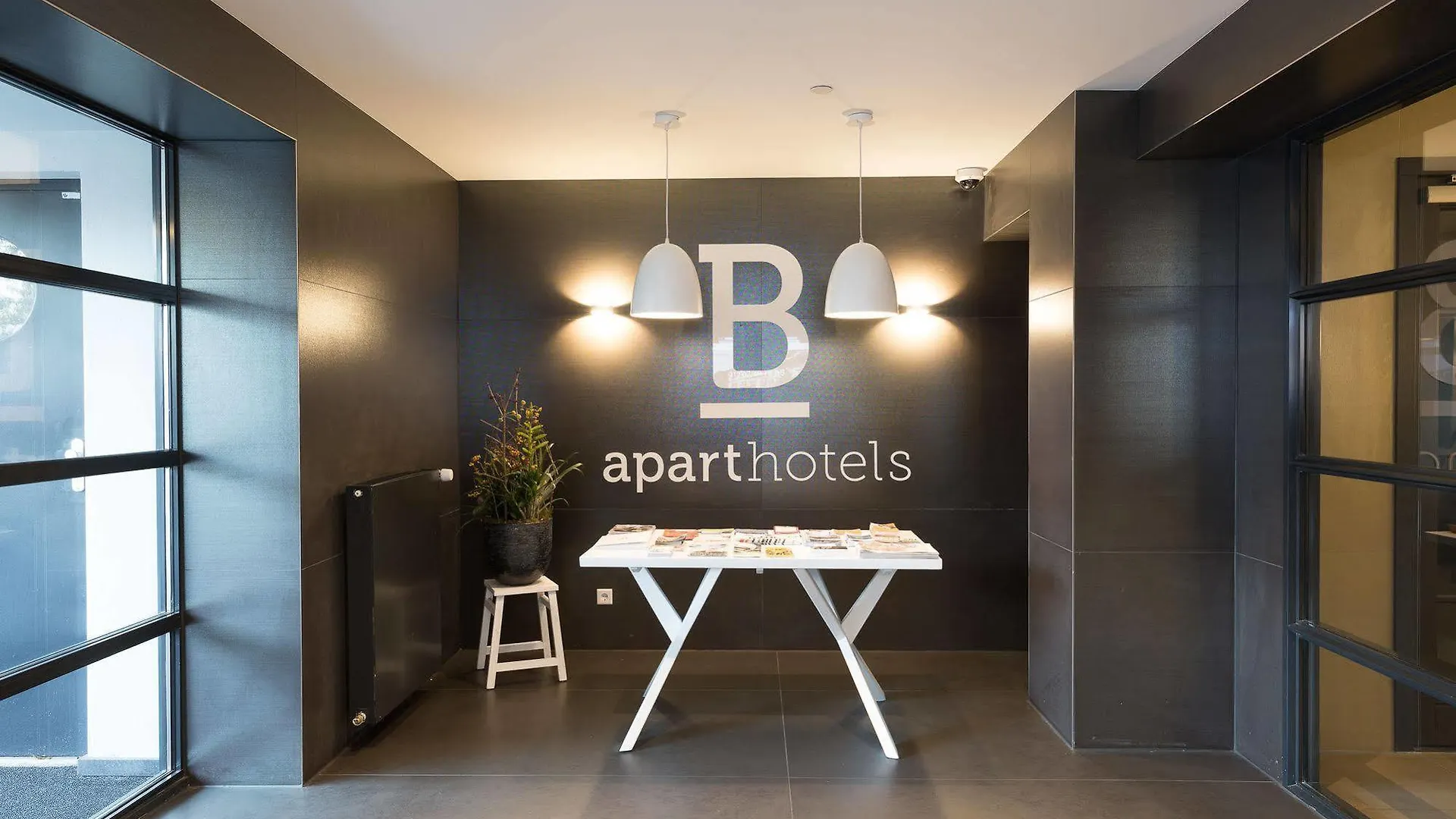 B-Aparthotel Kennedy The Hague Aparthotel